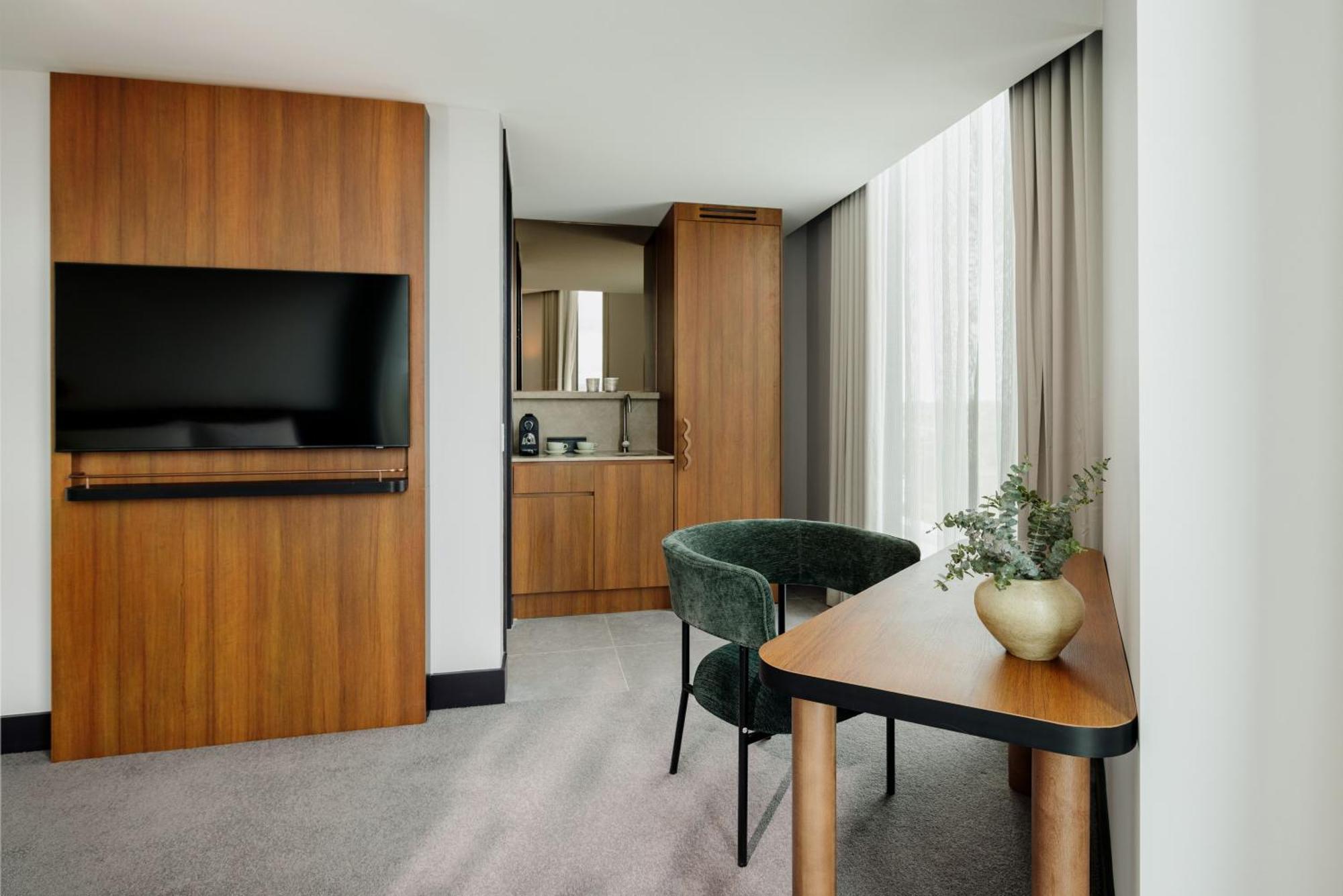 Crowne Plaza Adelaide Mawson Lakes By Ihg Exterior photo
