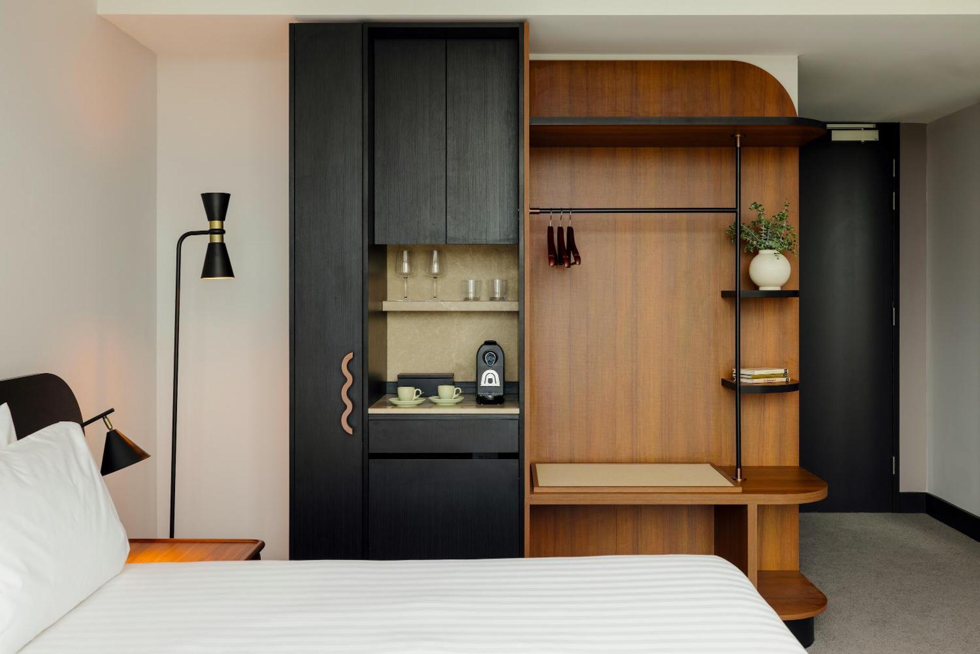 Crowne Plaza Adelaide Mawson Lakes By Ihg Exterior photo